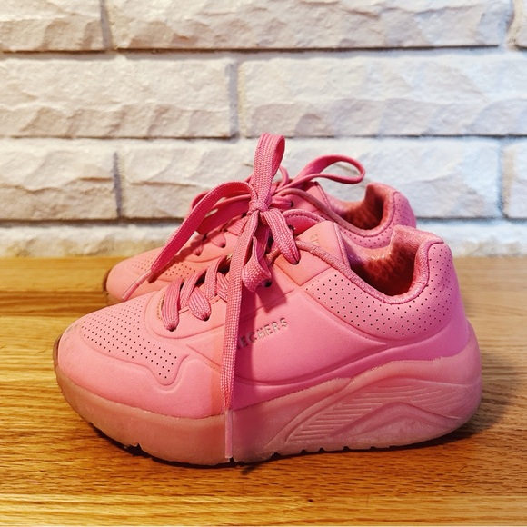 COPY - Skechers Unisex-Child Uno Ice Sneaker in Neon Pink - Picture 3 of 8